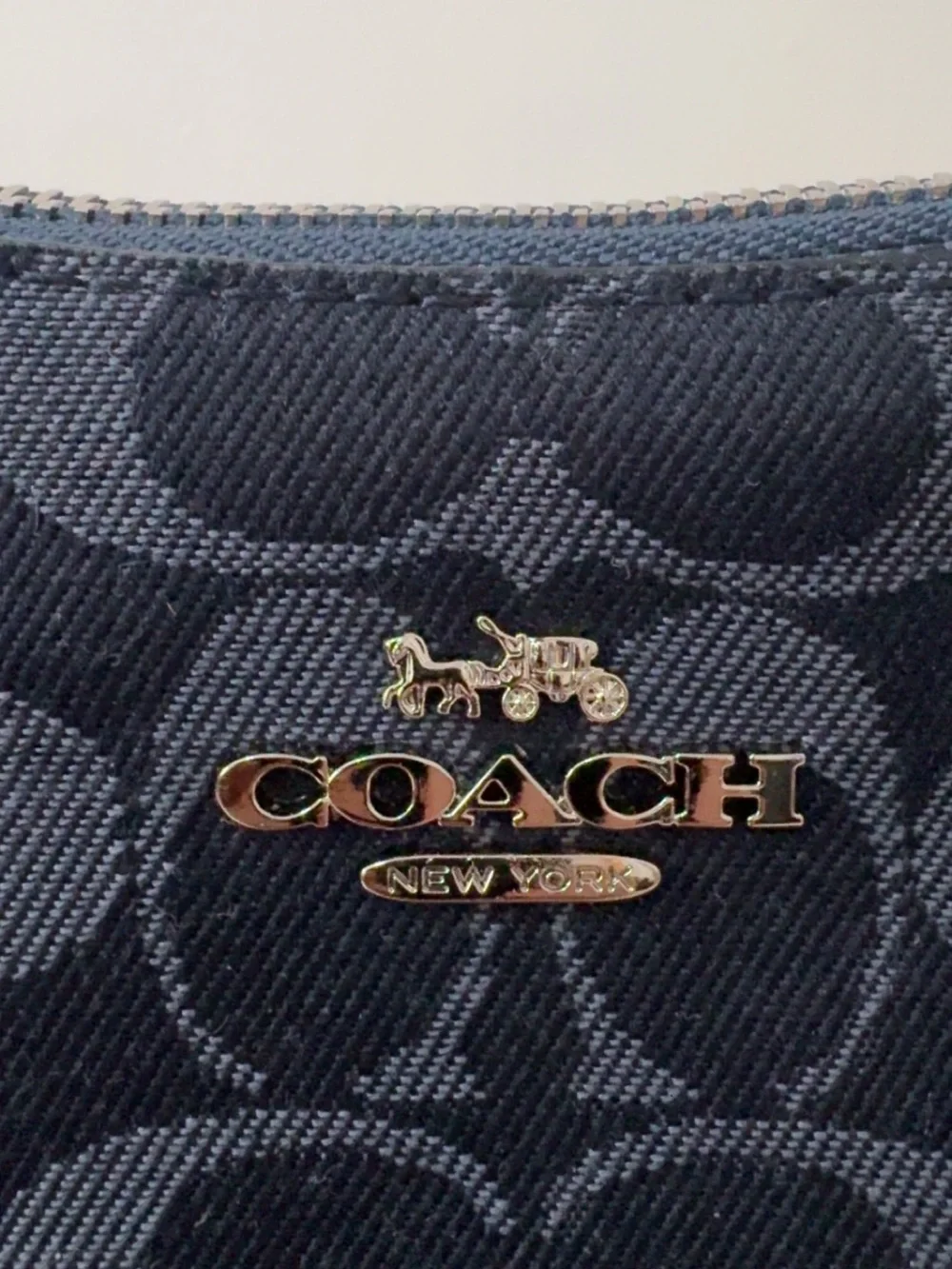 COACH Teri Shoulder Bag In Signature Canvas Denim ( New)